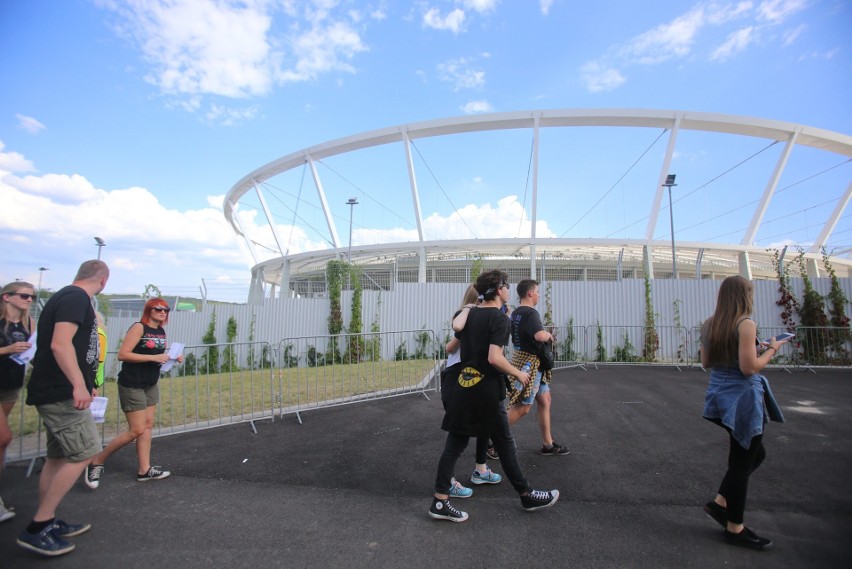 Guns N' Roses: kolejka do wejścia na stadion