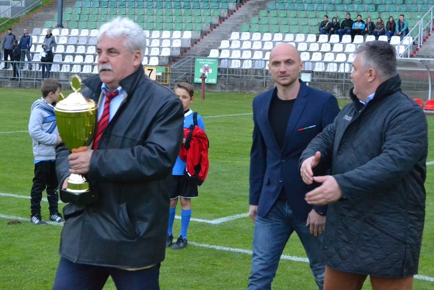 Sosnowiec: Puchar Polski na szczeblu Zagłębia dla Tęczy z Piotrem Lechem w bramce [ZDJĘCIA]