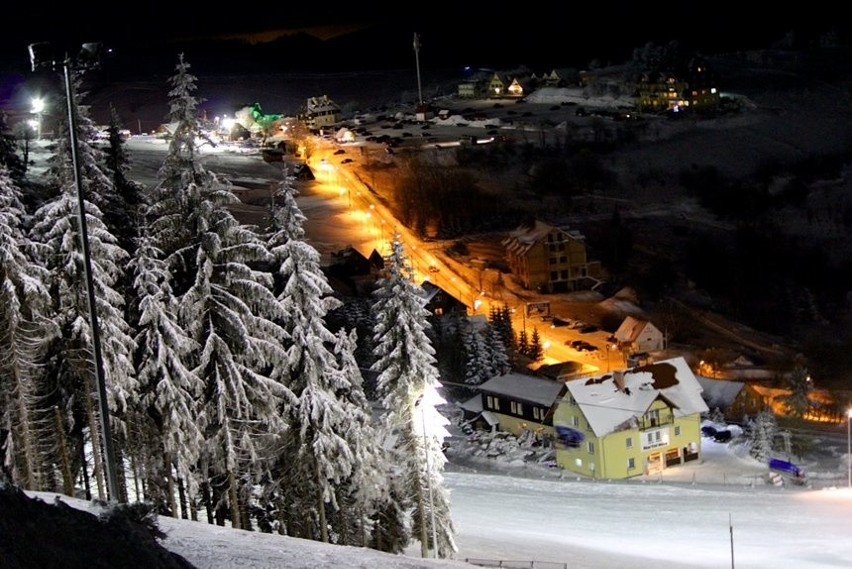 ZIELENIEC SKI ARENA - TRASY, WYCIĄGI, CENNIK, KAMERY ONLINE