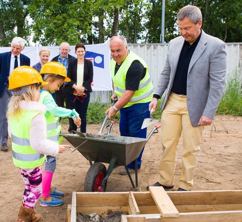 Wmurowanie kamienia węgielnego na działce CFT Properties of...