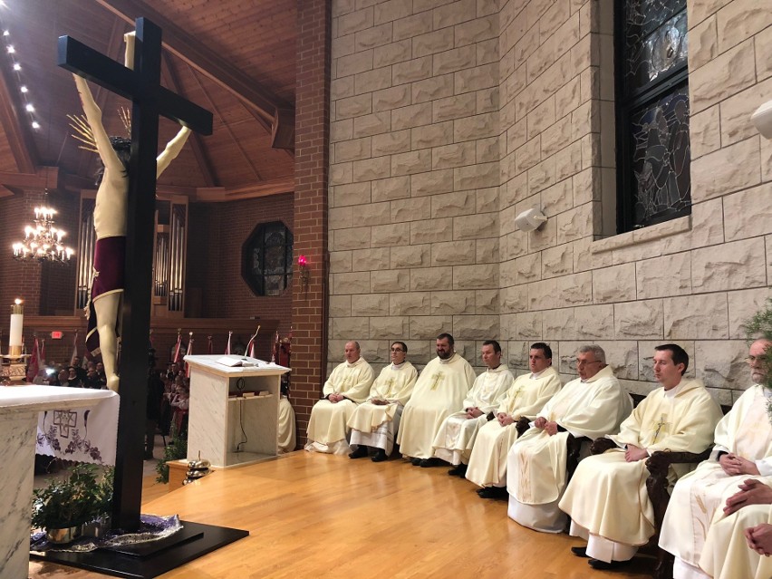 Kardynał Dziwisz w Chicago odprawił mszę dla górali
