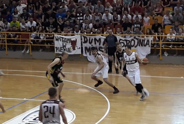 Spójnia prowadzi w finale play off I ligi koszykarzy z Sokołem Łańcut 1:0. Rywalizacja toczy się do trzech zwycięstw.
