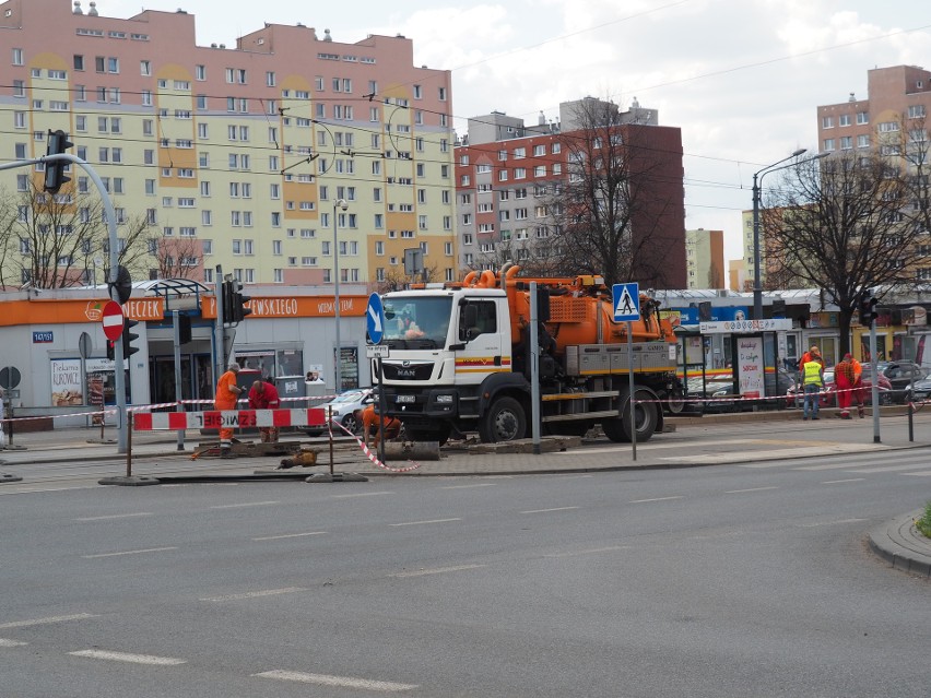 Kończą się utrudnienia na ul. Przybyszewskiego. Skrzyżowanie z ul. Kilińskiego wkrótce będzie otwarte ZDJĘCIA 23.04.2021 r.