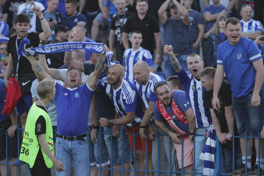 Ruch Chorzów - GKS Katowice 1:0. Tak cieszyli się kibice i piłkarze Niebieskich ZDJĘCIA