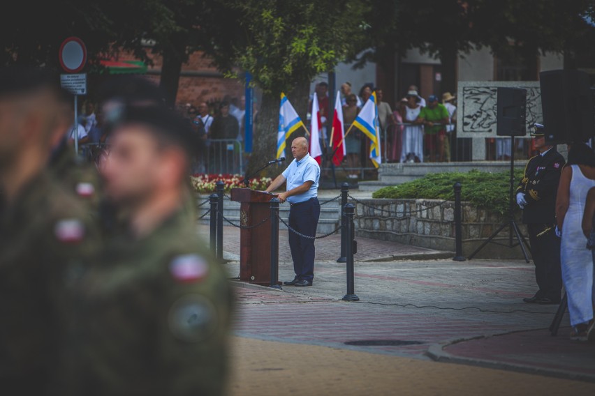 Obchody Święta Wojska Polskiego w Ustce. Msza święta na...