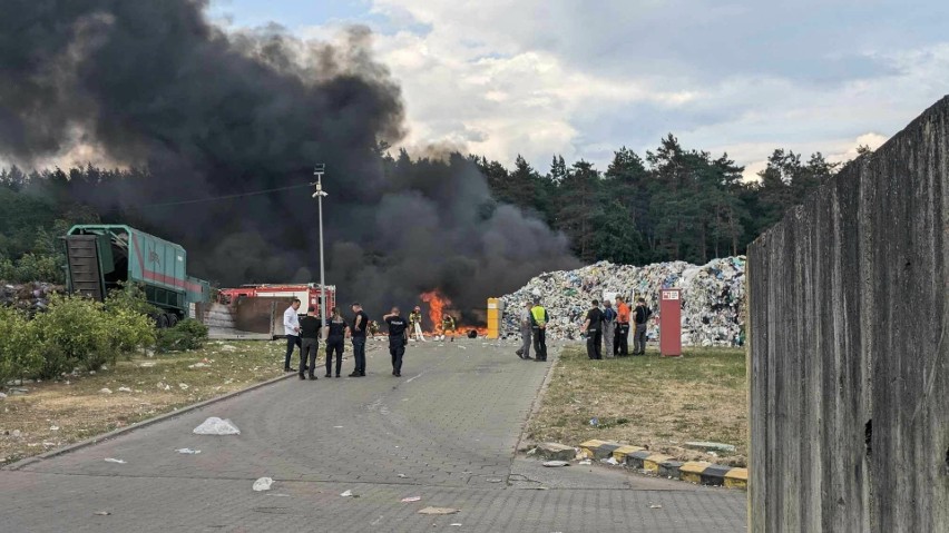 Na wysypisku śmieci w Hryniewiczach zapaliła się hałda