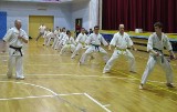 Zimowa Akademia Karate w Kielcach z dziesiątkami uczestników. Ognisko na finisz [ZDJĘCIA, WIDEO]