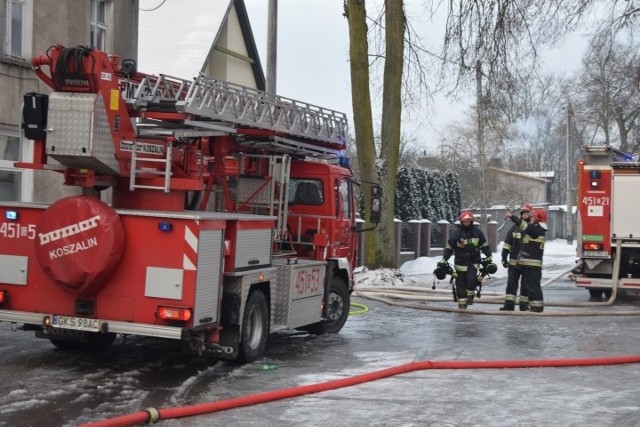 Pożar przy ul. 8 Marca w Kościerzynie wybuchł w piątek 2.03.2018 o godz. 4