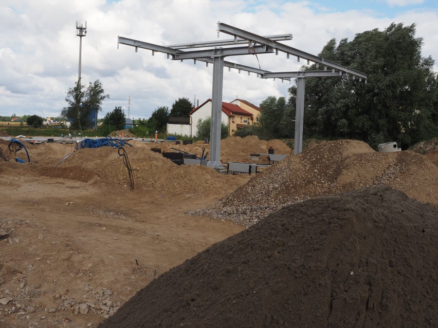 Nowa stacja paliw w Mielnie. Na razie w budowie. Powstaje na...