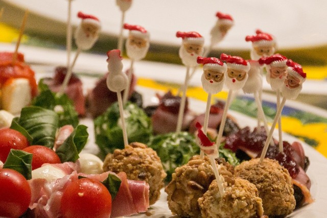 Sprawdź catering świąteczny w Poznaniu. Podajemy ceny potraw >>>