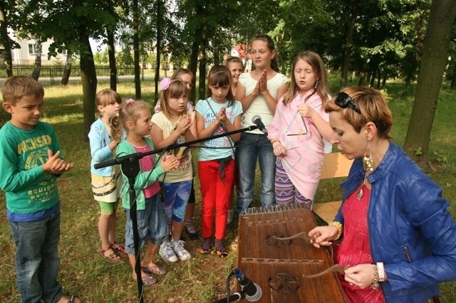Niespodziankę w postaci mini muzycznych warsztatów dla dzieci przygotowała Ania Broda.