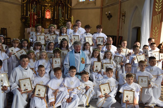 W Starej Kiszewie odbyła się uroczystość Pierwszej Komunii Świętej.