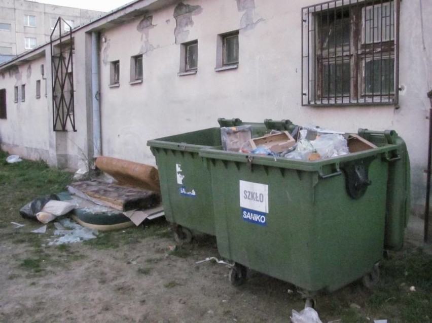 Myszków: Firma zaprzestała wywożenia odpadów. Sprawa znajdzie finał w sądzie, ale czy wcześniej miasta nie zasypią śmieci?