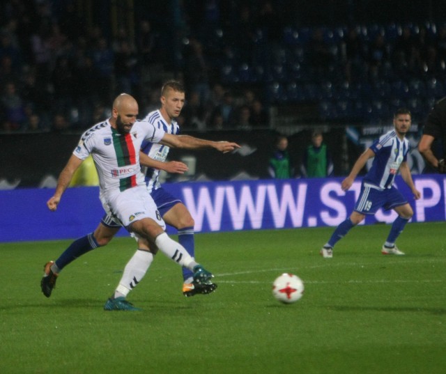 Łukasz Matusiak strzelił bramkę na 2:2 w derbach Ruch Chorzów - GKS Tychy, ratując gościom remis.