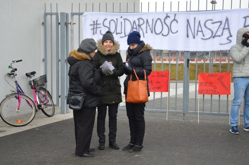 Międzynarodowy Strajk Kobiet w Ostrowcu. Żądali przestrzegania praw 