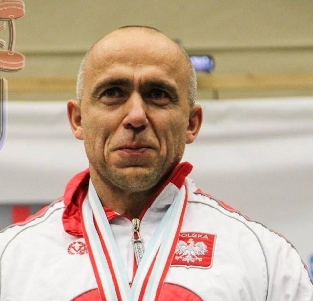 Jarosław Olech ze Starachowic w Luksemburgu wywalczył czternasty z rzędu tytuł mistrza świata w trójboju siłowym.