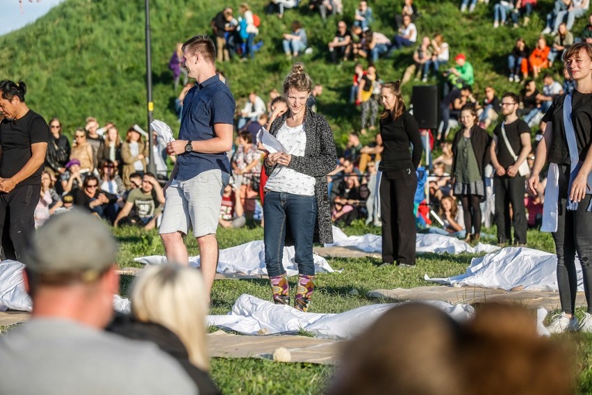 Międzynarodowy Festiwal Teatrów Plenerowych i Ulicznych FETA...