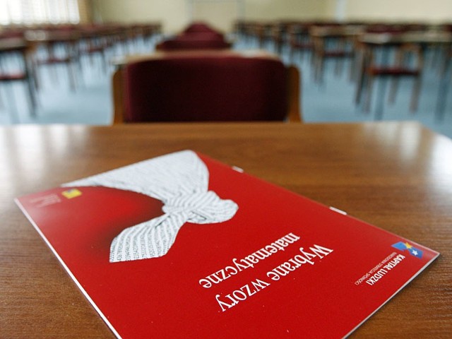 Egzamin maturalny rozpoczyna się w środę 4 maja. Jako pierwszy uczniowie zdają język polski. Pisemna część kończy się 24 maja, ustna trwa od 4 do 27 maja. 