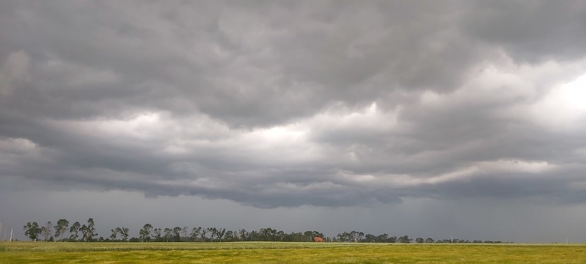 Dzisiaj po południu przez nasz region przeszła burza z...