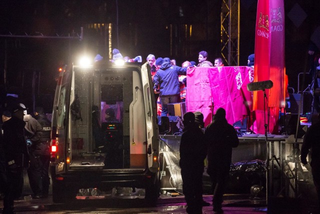 13.01.2019 gdansk. pawel adamowicz ugodzony nozem podczas finalu wosp w gdansku fot. piotr hukalo / dziennik baltycki / polska press