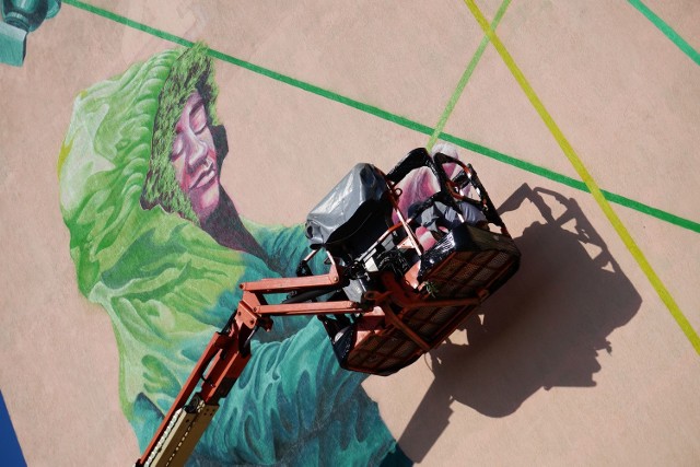 w ramach Dni Sztuki Współczesnej na ścianie bloku przy ul. Antoniukowskiej w Białymstoku powstał nowy mural. To Chłopczyk z wędką. Wielkoformatowe malowidło stworzyli graficiarze z „Sweet Damage”. W sobotę oficjalnie dokonano oficjalnego odsłonięcia.