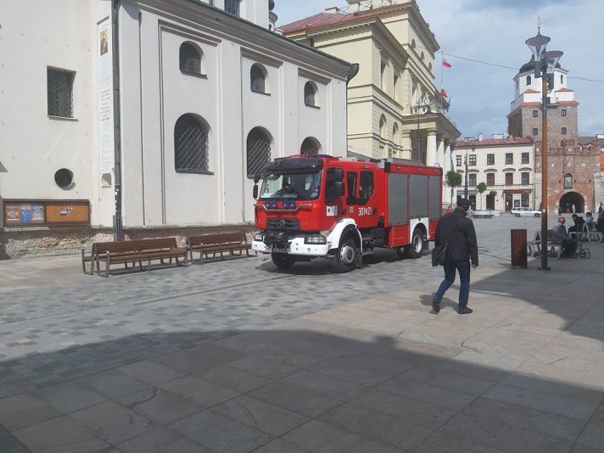 Ewakuacja kamienicy przy deptaku w Lublinie. „Gryzący, zielony dym". Zobacz zdjęcia
