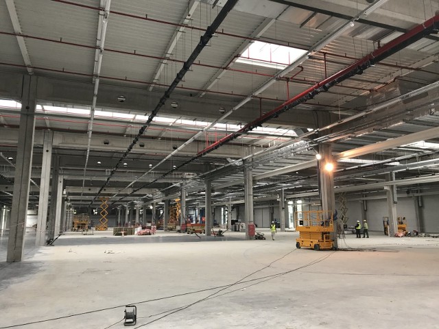 Do nowej, budowanej obecnie fabryki w Goleniowie, spółka sia Abrasives planuje przenieść przetwarzanie i konfekcjonowanie systemów szlifowania oraz magazynowanie materiałów bazowych obecnie zlokalizowane w Szwajcarii.