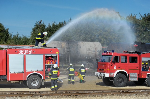 Zadaniem strażaków było ugaszenie pożaru cystern i uszczelnienie wycieku paliwa. Ponadto, udzielali pierwszej pomocy 7 osobom poszkodowanym. Ćwiczyła także Grupa Ratownictwa PCK Przemyśl.