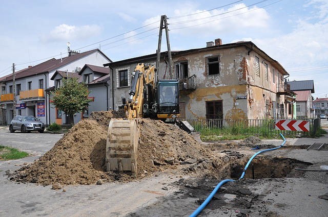 Rynek Starego Miasta w Łęcznej rozkopany w związku z rewitalizacją