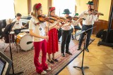 Koncert Finałowy Dziecięcego Festiwalu Piosenki Ludowej „Mazanki 2024” w szkole muzycznej w Słupsku
