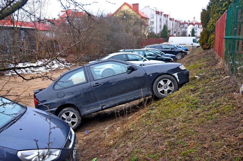 Seat opierający się na zderzaku i trzech kołach. Tego nie...