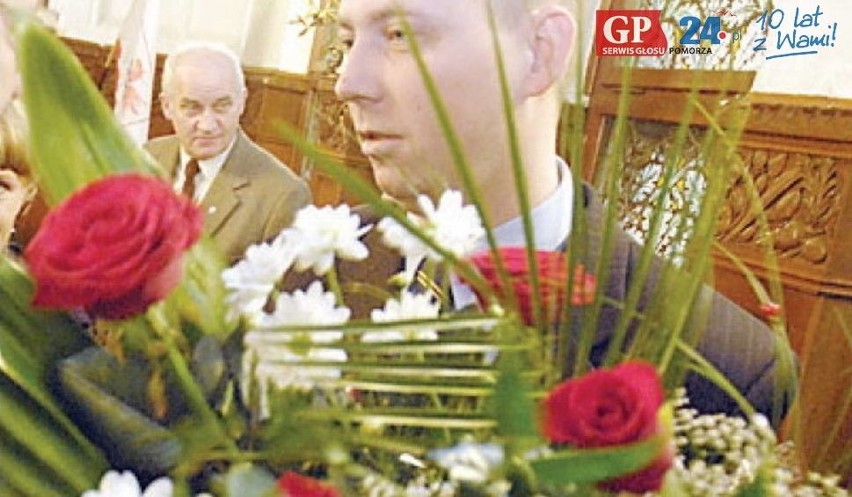 Zbigniew Konwiński z kwiatami.