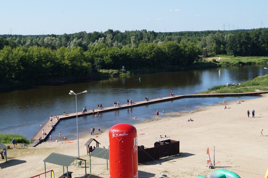 Ostrołęka. Grillowanie z Szymonem Czerwińskim, finalistą programu Master Chef, na plaży miejskiej