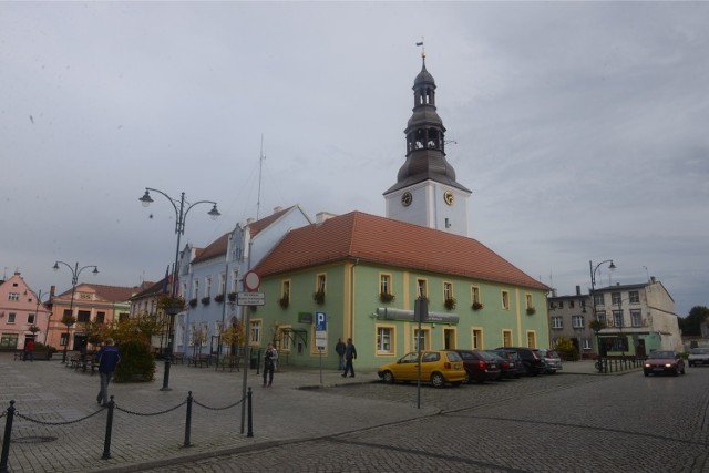 15.10.2014. nowe miasteczko miasto architektura urbanistyka zabudowania zabudowa starowka deptak rynek ratusz urzad miasta budynek budynki wieza ratuszowa rewitalizacja fot. mariusz kapala / gazeta lubuska