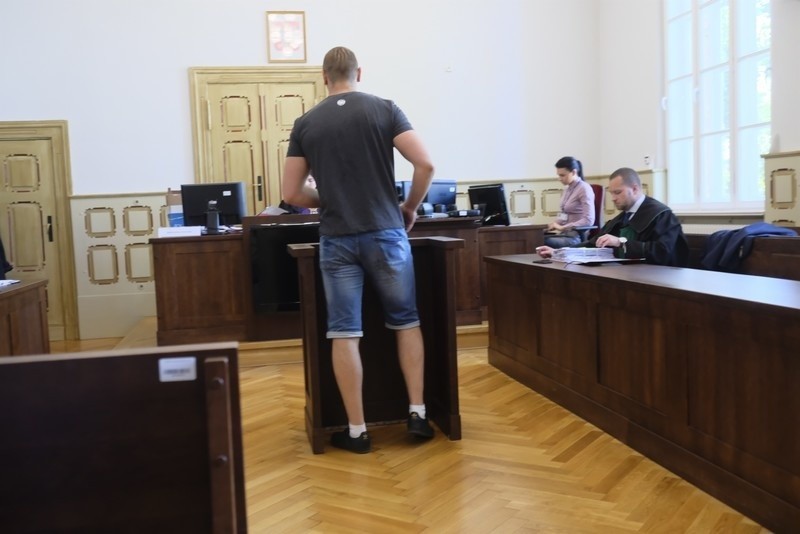 Ruszył proces 14 kibiców Elany Toruń, oskarżonych o udział w...