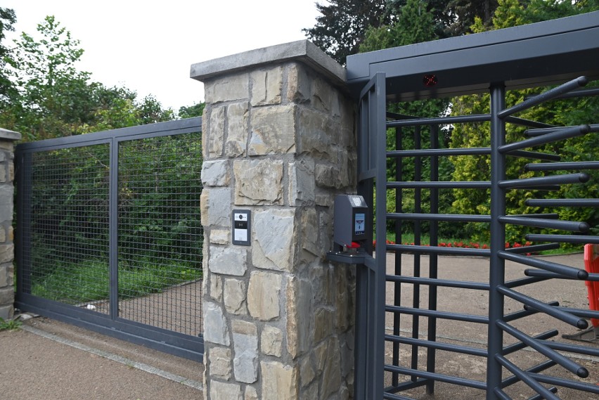 Ogród Botaniczny UJ ma nowe wejścia i automatyczne bramki. Teraz wejdziemy również od strony ronda Grzegórzeckiego