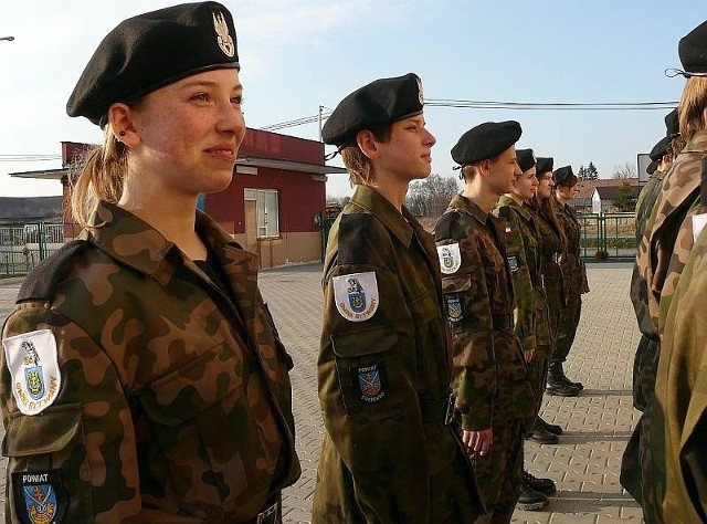 Dwanaście młodych osób z rytwiańskiej sekcji Polskich Drużyn Strzeleckich uroczyście ślubowało wierność Bogu i Ojczyźnie.