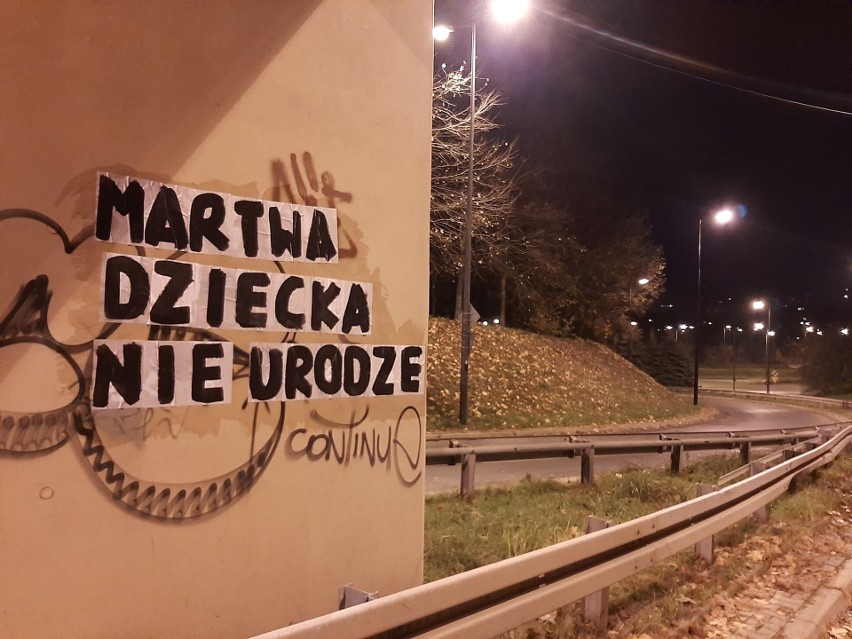 Plakaciary w Lublinie. Mocnymi hasłami przypominają o proteście. Zobacz zdjęcia!
