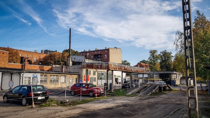 Kontrowersje ws. przetargu na działkę w ścisłym centrum Leszna. Wygrana firma pozywa miasto do sądu