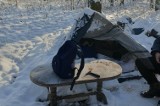 Bezdomni koczowali w prowizorycznym namiocie w Tarnowie i nie chcieli się z niego ewakuować. Jeden z odmrożeniami kończyn trafił do szpitala