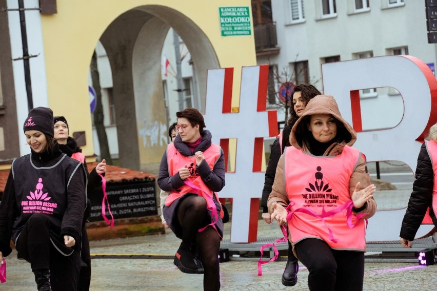 Akcja "Nazywam się miliard". Białostoczanki zatańczyły, by zwrócić uwagę na przemoc wobec kobiet