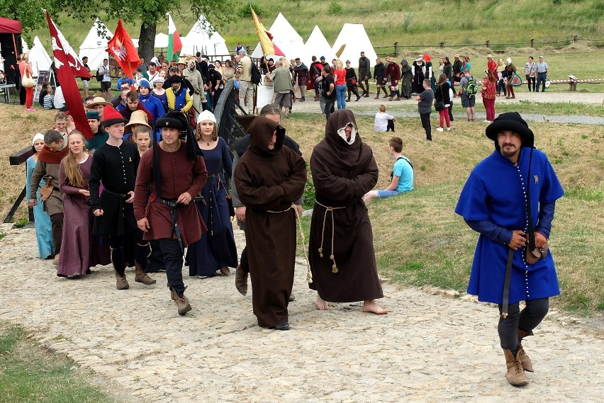 Rabsztyn. Rycerze i damy zjechali na turniej pod zamkiem