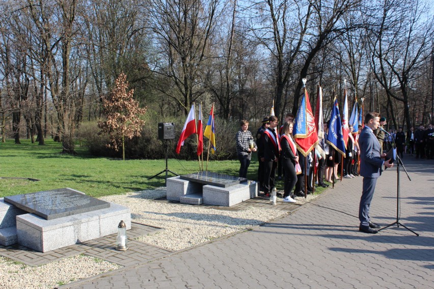 Zabrze: Uroczystości upamiętniające ofiary zbrodni katyńskiej i katastrofy smoleńskiej [ZDJĘCIA]