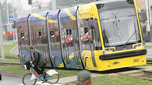 Nowe dwukierunkowe tramwaje mają dotrzeć do Torunia do końca bieżącego roku