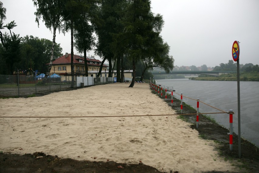 Kraków. Otwarta plaża na Zwierzyńcu [ZDJĘCIA]