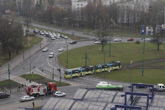 Przebudowa ronda Rataje jest konieczna w związku z planowaną budową centrum handlowego Łacina