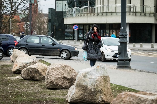 Kamienni strażnicy zieleni czuwają nie tylko przy ul. Focha