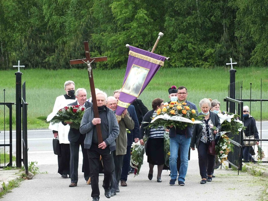 W Lubieni odbył się pogrzeb Tadeusza Klepacza, byłego wiceprezydenta Starachowic, szefa różnych instytucji, znanego działacza [ZDJĘCIA]