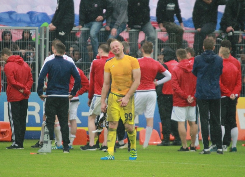 Górnik Zabrze spadł do 1. ligi po remisie 1:1 z Termalicą w...