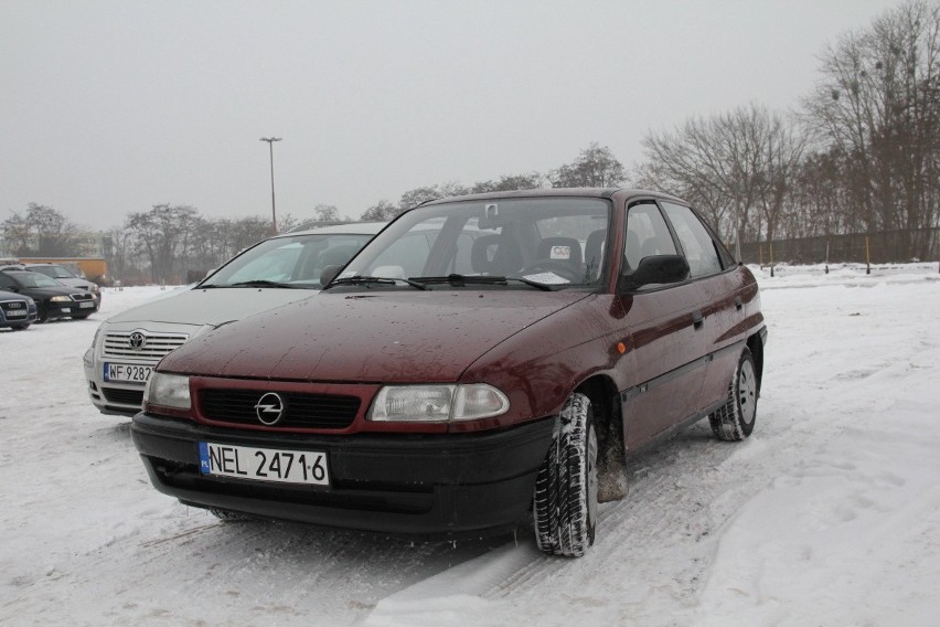 Opel Astra, 1.4, 1998 rok, przebieg 179 tys., hak, radio,...